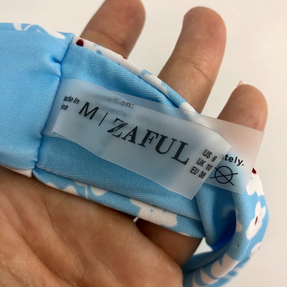 Zaful Blue Floral "ditsy" tie front bikini set Medium - Picture 5 of 5